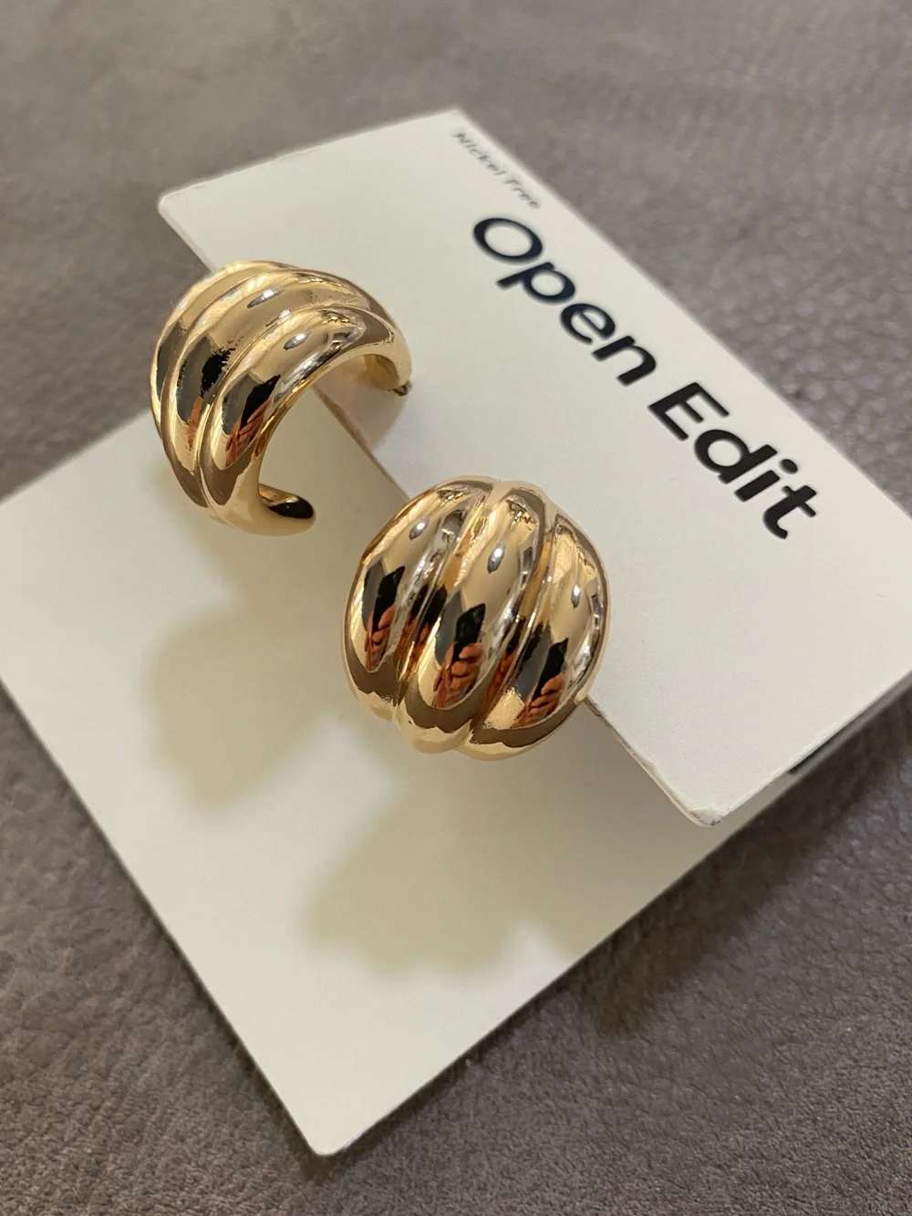 Nordstrom Open Edit Shiny Gold Ribbed Dome Earrings